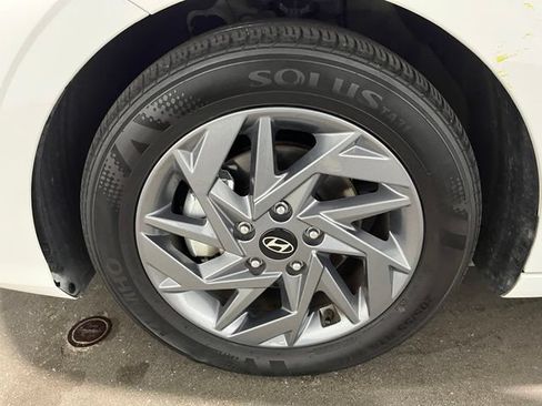 Used 2024 Hyundai Elantra SEL FWD image 28
