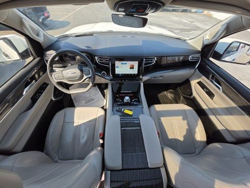 Used 2022 Jeep Wagoneer Series III w/ Premium Group I image 31