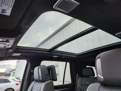 Used 2025 Cadillac Escalade V image 20