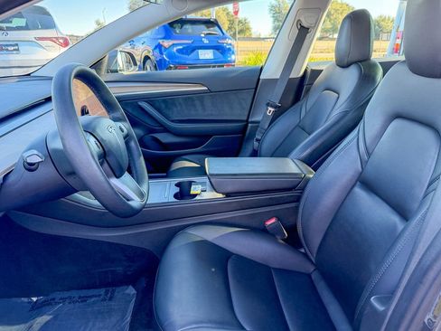 Used 2023 Tesla Model 3 Standard Range image 10
