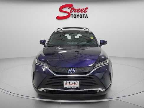 Certified 2024 Toyota Venza XLE image 6