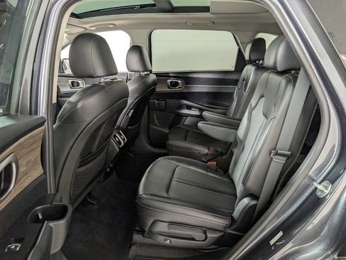 Used 2021 Kia Sorento EX w/ Panoramic Sunroof Package image 13