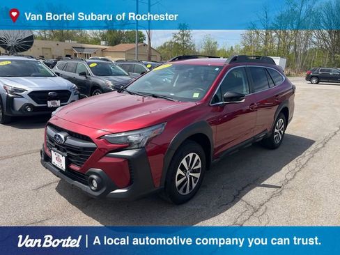 Certified 2025 Subaru Outback Premium AWD/4WD image 1