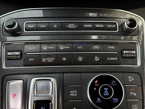 Used 2022 Hyundai Santa Fe Limited w/ Cargo Package AWD/4WD image 32
