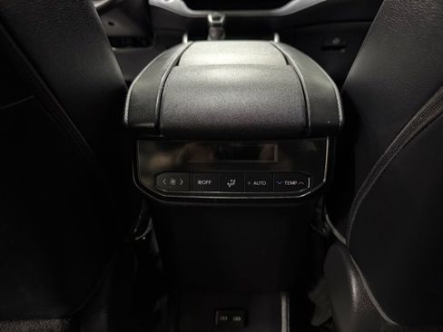 Used 2022 Toyota Highlander XLE image 15