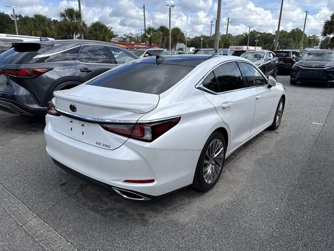 Certified 2022 Lexus ES 350 Ultra Luxury w/ Accessory Package FWD image 4
