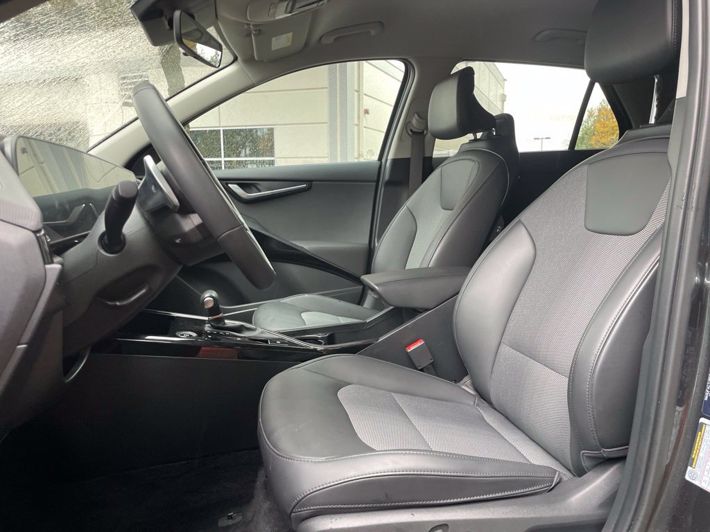 Used 2025 Kia Niro EX FWD image 10
