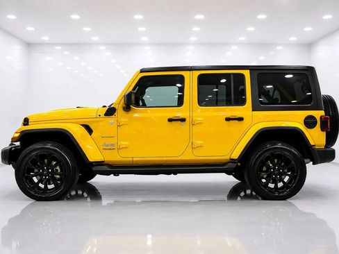Used 2022 Jeep Wrangler Unlimited Sahara w/ Cold Weather Group AWD/4WD image 2