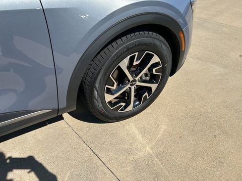 Used 2025 Kia Sportage EX image 15