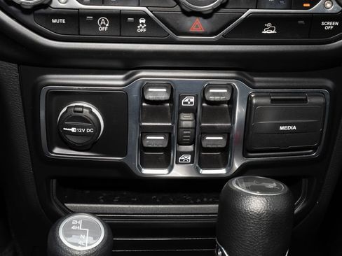 Used 2022 Jeep Wrangler Unlimited Sport AWD/4WD image 22
