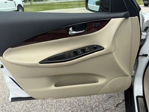 Used 2016 INFINITI QX50 AWD w/ Deluxe Touring Package image 10