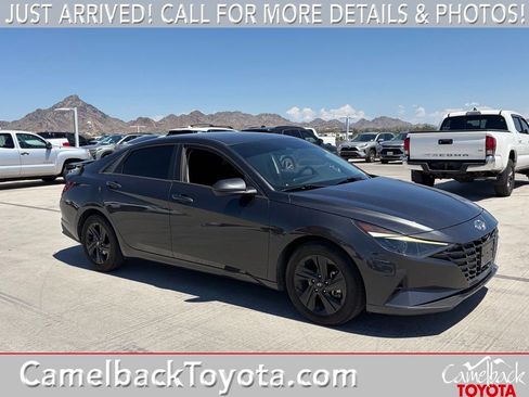 Used 2023 Hyundai Elantra SEL FWD image 1