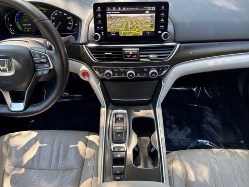Used 2019 Honda Accord Touring image 19