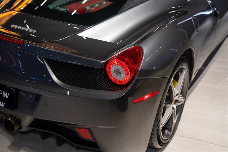 Used 2015 Ferrari 458 Italia Coupe RWD image 43