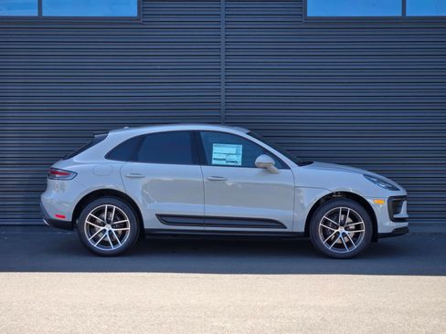 New 2026 Porsche Macan AWD/4WD image 8