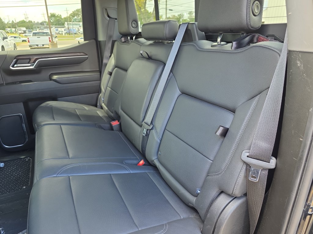 Used 2022 GMC Sierra 1500 SLT w/ SLT Premium Plus Package AWD/4WD image 17