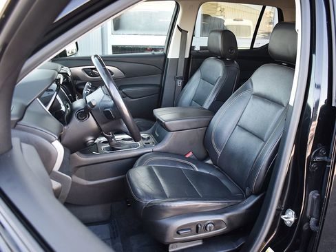 Used 2021 Chevrolet Traverse Premier w/ Redline Edition image 5