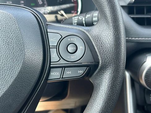 Certified 2025 Toyota RAV4 XLE FWD image 35