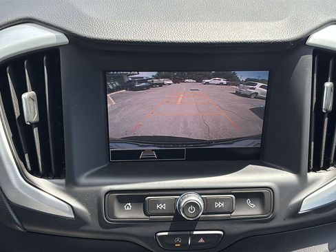 Used 2023 GMC Terrain SLE FWD image 28