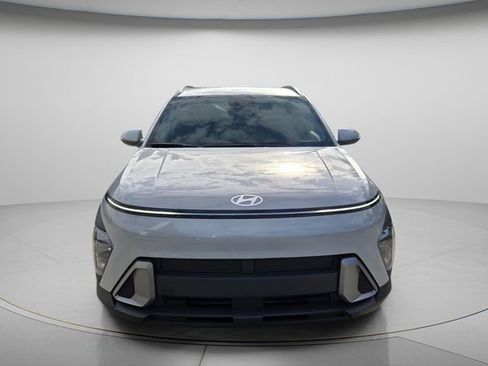 Used 2024 Hyundai Kona SEL image 3