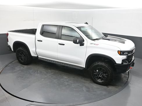 Used 2024 Chevrolet Silverado 1500 ZR2 w/ Technology Package AWD/4WD image 30