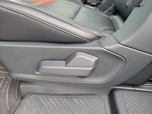 Used 2020 Ford Explorer Platinum w/ Premium Technology Package image 12