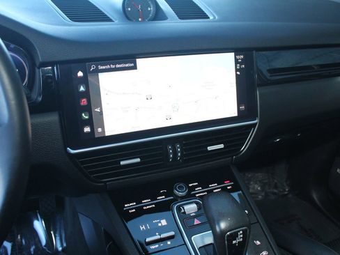 Certified 2022 Porsche Cayenne image 18