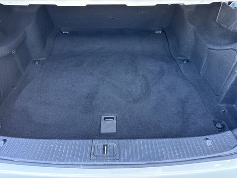 Used 2014 Mercedes-Benz E 250 BlueTEC Sedan image 13