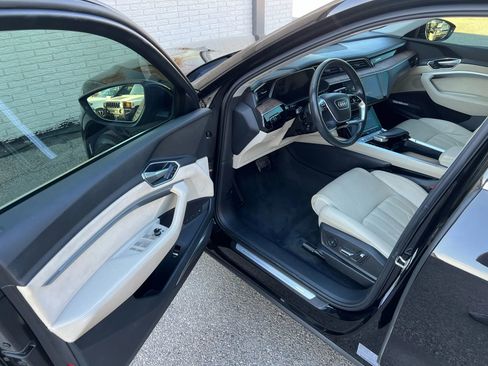 Used 2019 Audi e-tron Prestige image 15