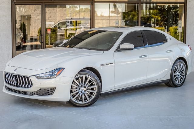 Used 2018 Maserati Ghibli RWD image 2