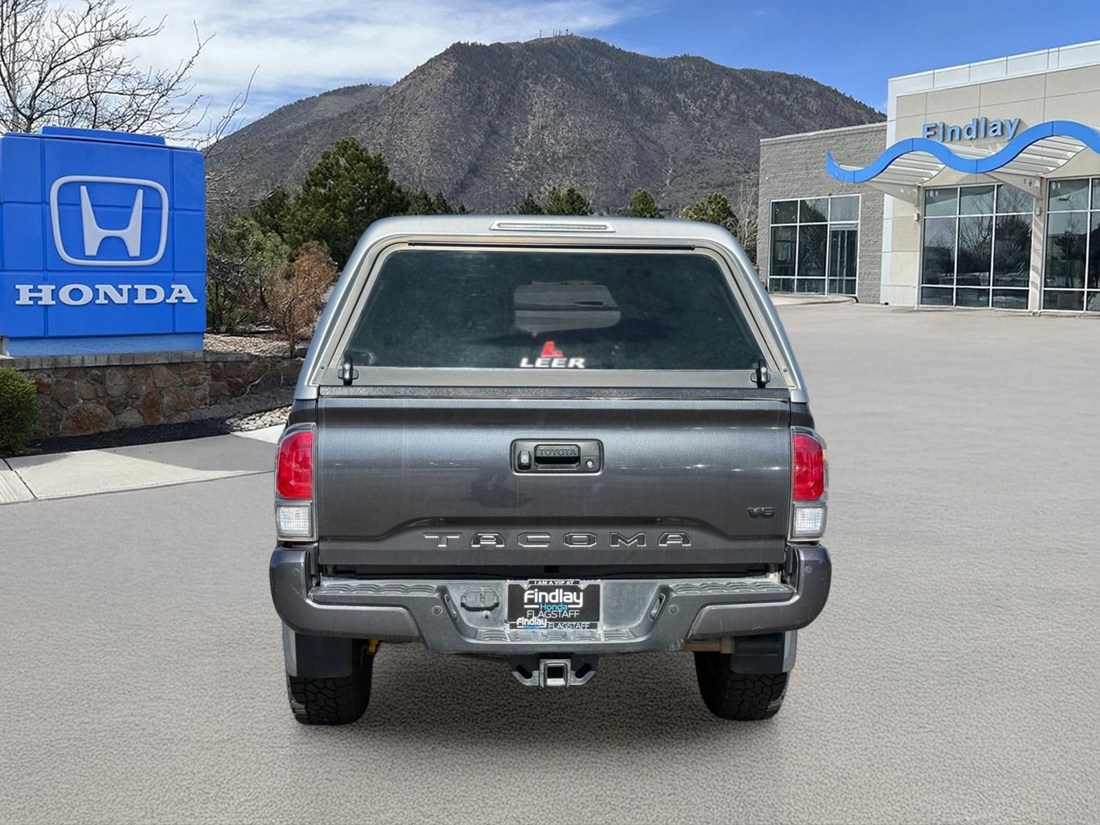 Used 2021 Toyota Tacoma TRD Off-Road w/ Technology Package AWD/4WD image 5