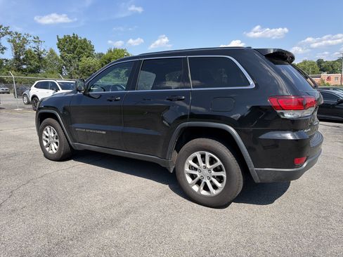 Used 2022 Jeep Grand Cherokee Laredo X AWD/4WD image 4