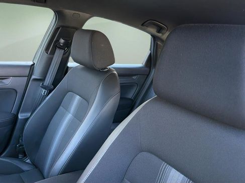 Used 2023 Honda Civic Sport image 11