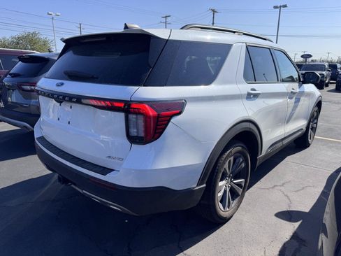 Used 2026 Ford Explorer Active w/ Active Comfort Package AWD/4WD image 4