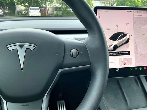 Used 2022 Tesla Model Y Performance AWD/4WD image 24