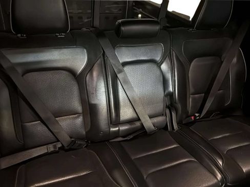 Used 2020 RAM 1500 Laramie w/ Night Edition AWD/4WD image 10