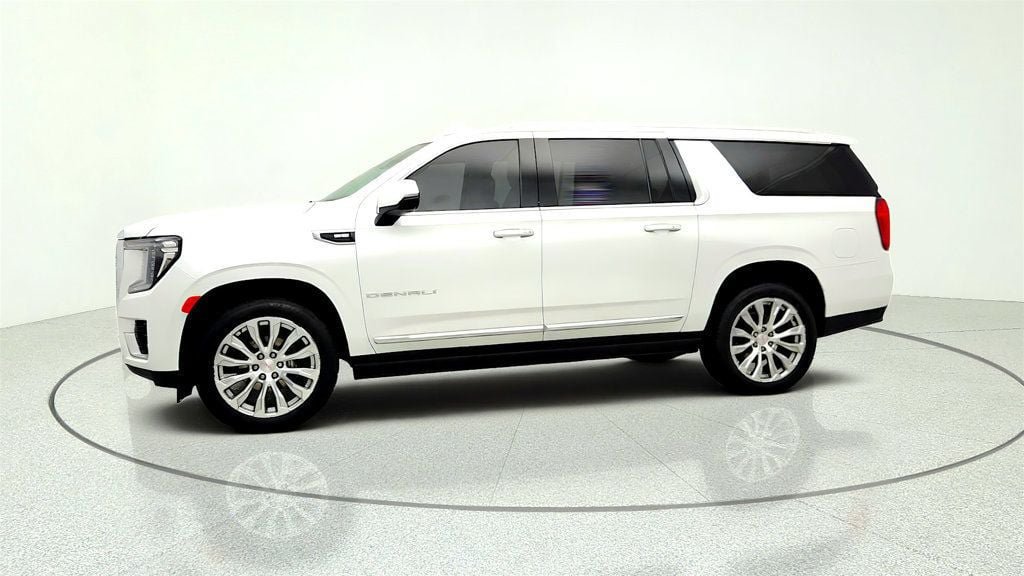 Used 2023 GMC Yukon XL Denali AWD/4WD image 8
