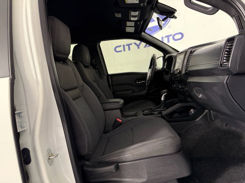 Used 2023 Nissan Frontier SV w/ Midnight Edition Package image 11