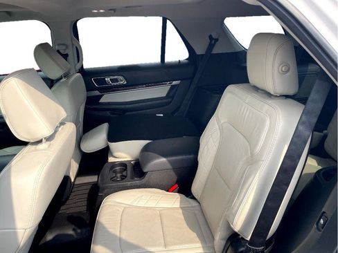 Used 2018 Ford Explorer Platinum AWD/4WD image 8