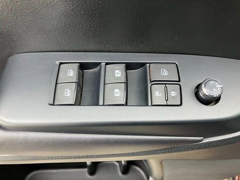 Used 2017 Toyota Highlander XLE image 13