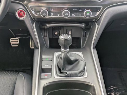Used 2018 Honda Accord Sport image 16