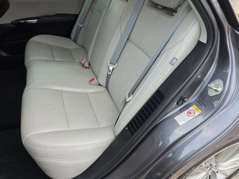 Used 2018 Toyota Avalon Limited image 37