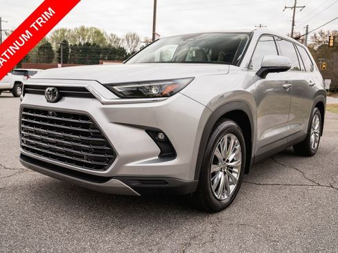 Certified 2024 Toyota Grand Highlander AWD image 3