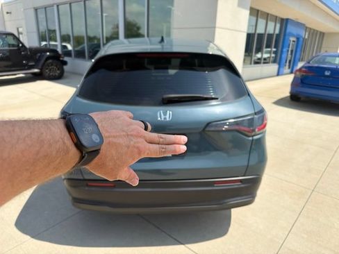 Used 2024 Honda HR-V LX image 12