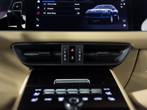 New 2026 Porsche Cayenne image 19