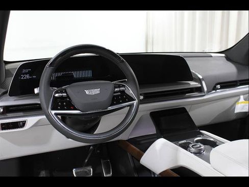 New 2026 Cadillac Vistiq Luxury w/ LPO, Floor Liner Package image 7