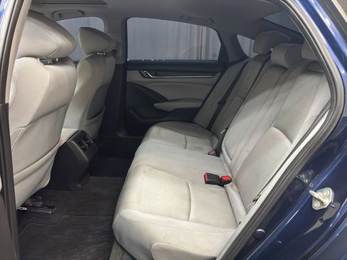 Used 2018 Honda Accord EX image 22
