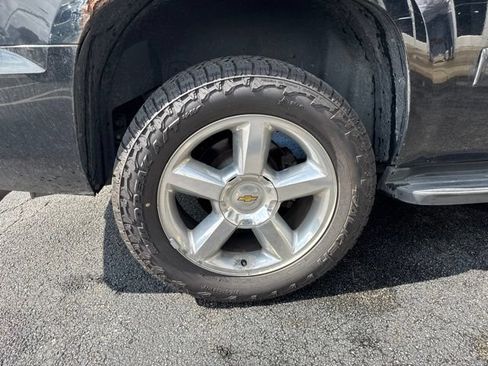 Used 2009 Chevrolet Tahoe LT w/ Luxury Package AWD/4WD image 19