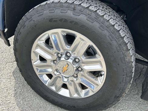 Used 2025 Chevrolet Silverado 2500 High Country w/ High Country Premium Package image 9