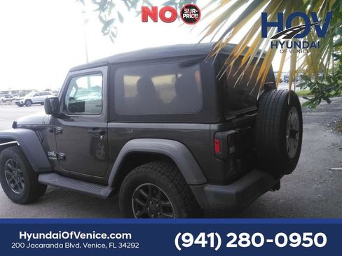 Used 2018 Jeep Wrangler Sport AWD/4WD image 3